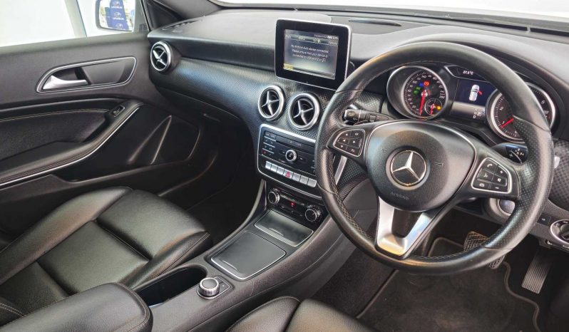
								2018 Mercedes-Benz A200d Style auto full									