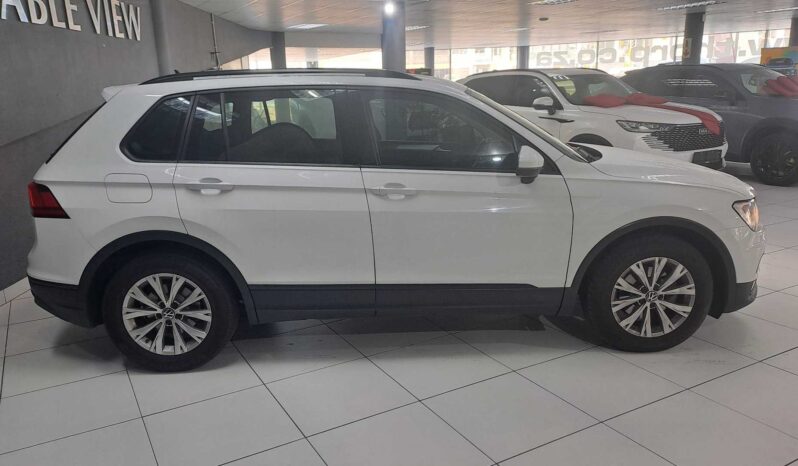 
								2020 Volkswagen Tiguan 1.4TSI Trendline DSG full									