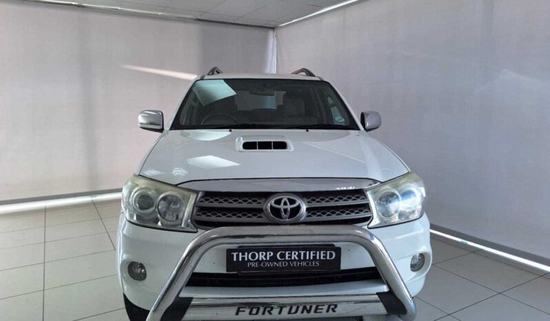 
								2010 Toyota Fortuner 3.0D-4D full									