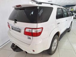 
										2010 Toyota Fortuner 3.0D-4D full									