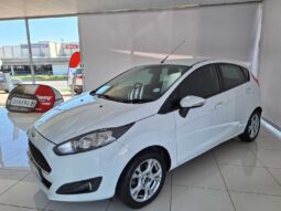 
										2017 Ford Fiesta 5-door 1.0T Trend full									